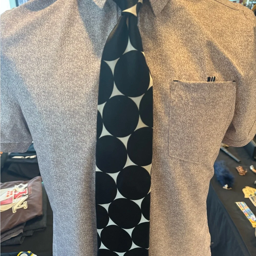 Black and White Geometric Tie - Picture 3 of 5